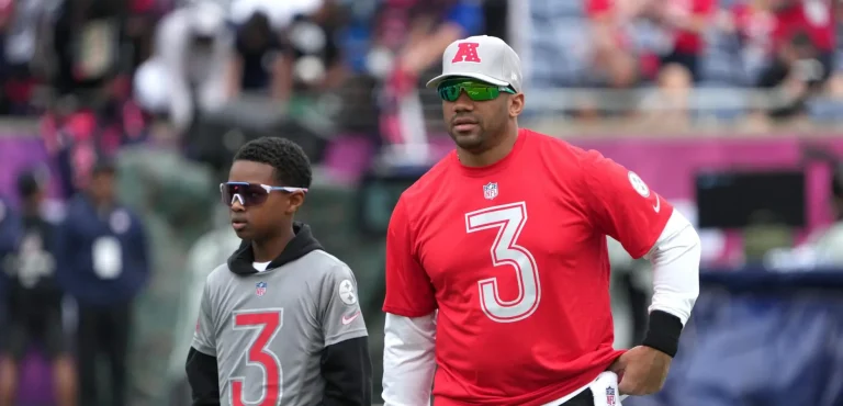 Justin Fields mentorship and leadership in Jets