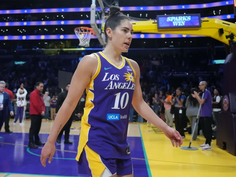 Kelsey Plum and Dearica Hamby silence fan gambling request