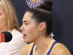Sparks Face Tough Call as Star Kelsey Plum Sidelined with Injury: What’s Next for LA Guard?