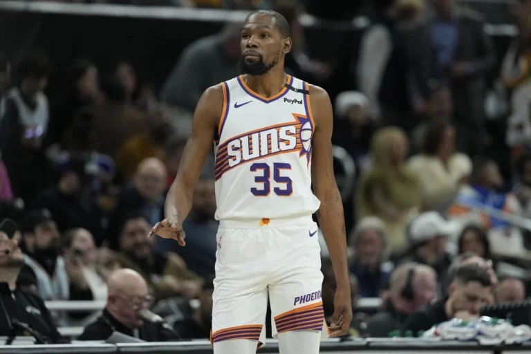 Kevin Durant traded from Suns to Rockets