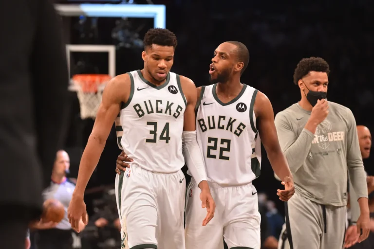 Khris Middleton Game 3 Bucks championship heroics