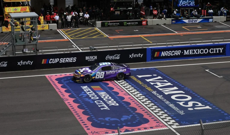 Kyle Larson comeback to win Pocono Cup Race