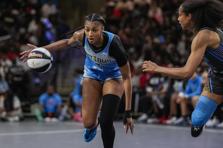 LeBron James Reacts to Alexis Morris’ Shots Amid Angel Reese Mebounds Controversy and WNBA Drama LeBron James Reacts to Alexis Morris’ Shots Amid Angel Reese Mebounds Controversy and WNBA Drama