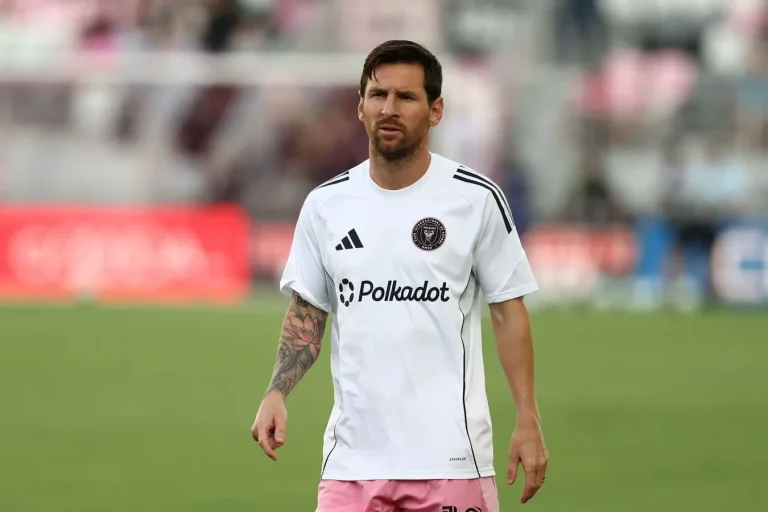 Lionel Messi’s Inter Miami Eyes Marcos Rojo Signing to Boost Defense Ahead of Club World Cup Lionel Messi’s Inter Miami Eyes Marcos Rojo Signing to Boost Defense Ahead of Club World Cup