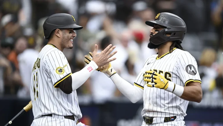 Manny Machado nears 2000 hits inspired by legends