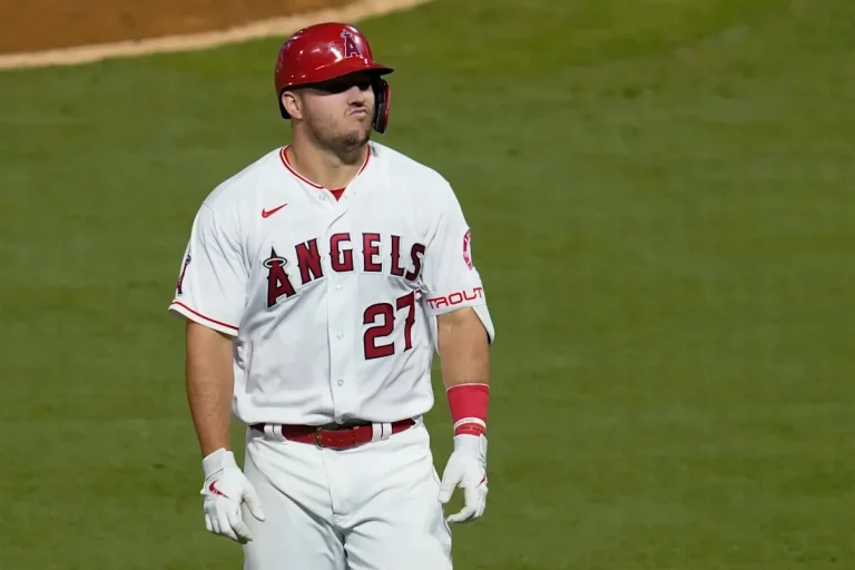 Mike Trout dilemma impacts Phillies long-term strategy
