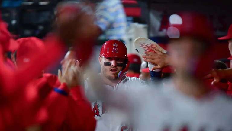 Mike Trout knee resilience