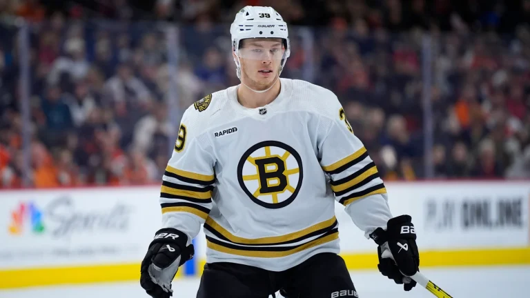 Morgan Geekie Bruins contract extension