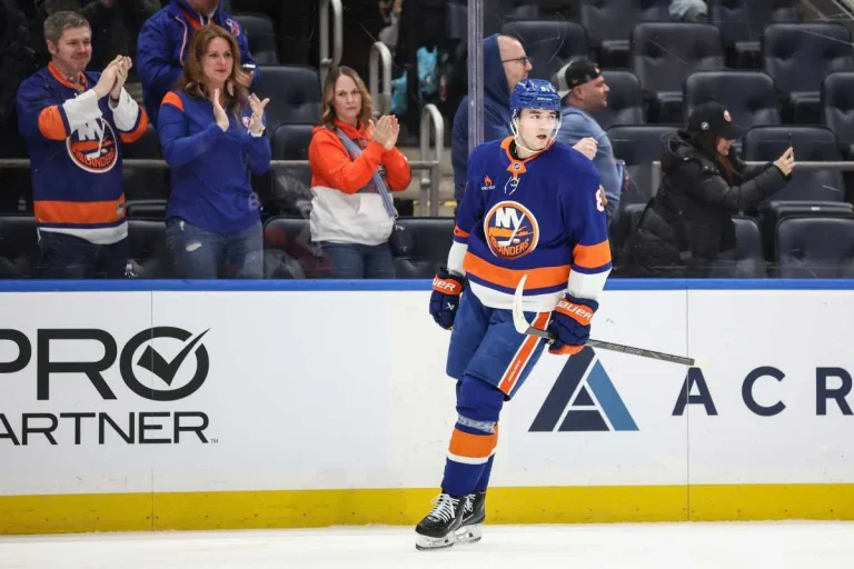 Noah Dobson Islanders Trade