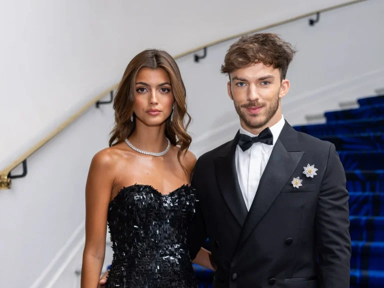 Pierre Gasly girlfriend gym selfie