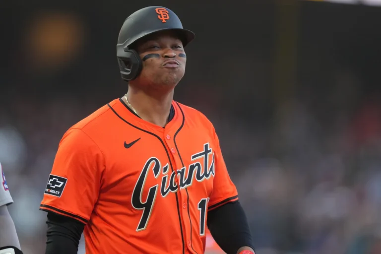 Rafael Devers first home run for Giants