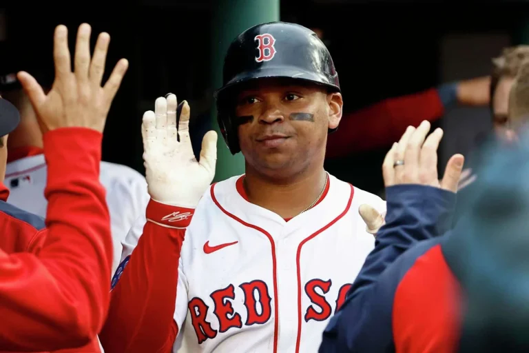 Rafael Devers traded from Red Sox to Giants