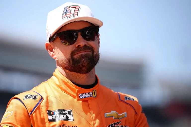 Ricky Stenhouse Jr incident with Carson Hocevar