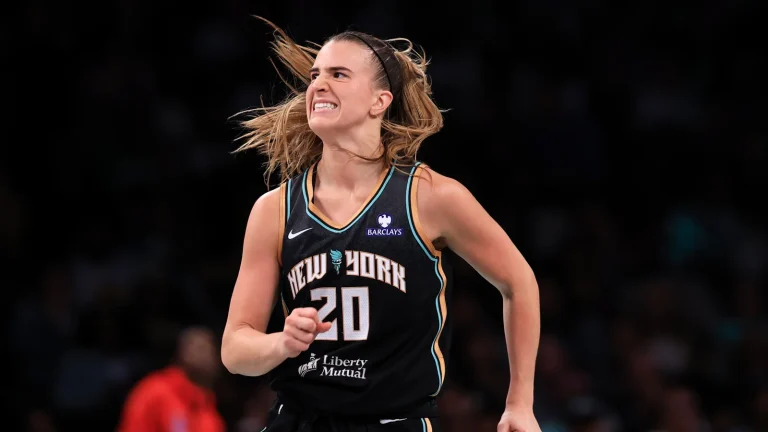 Sabrina Ionescu scores 34 points rallying Liberty