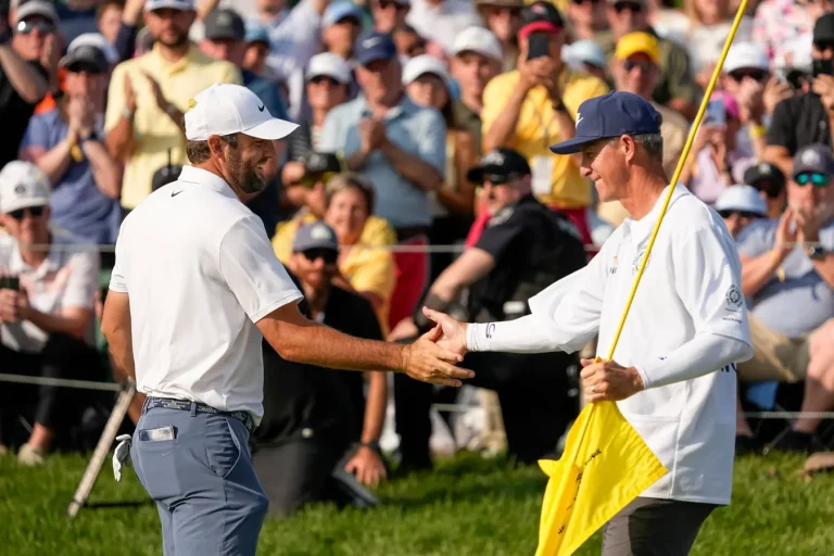 Scottie Scheffler caddie earnings