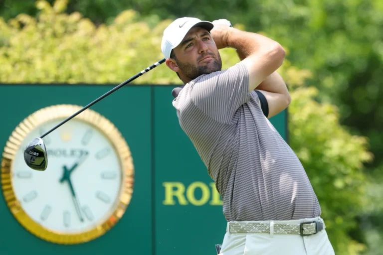 Scottie Scheffler struggles at 2025 US Open