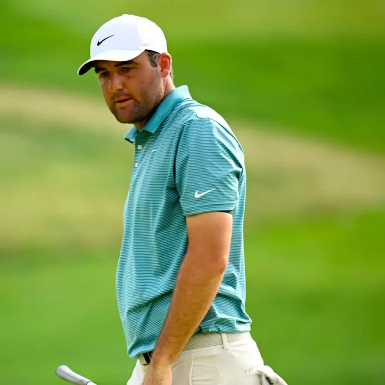 Scottie Scheffler supports young golfer