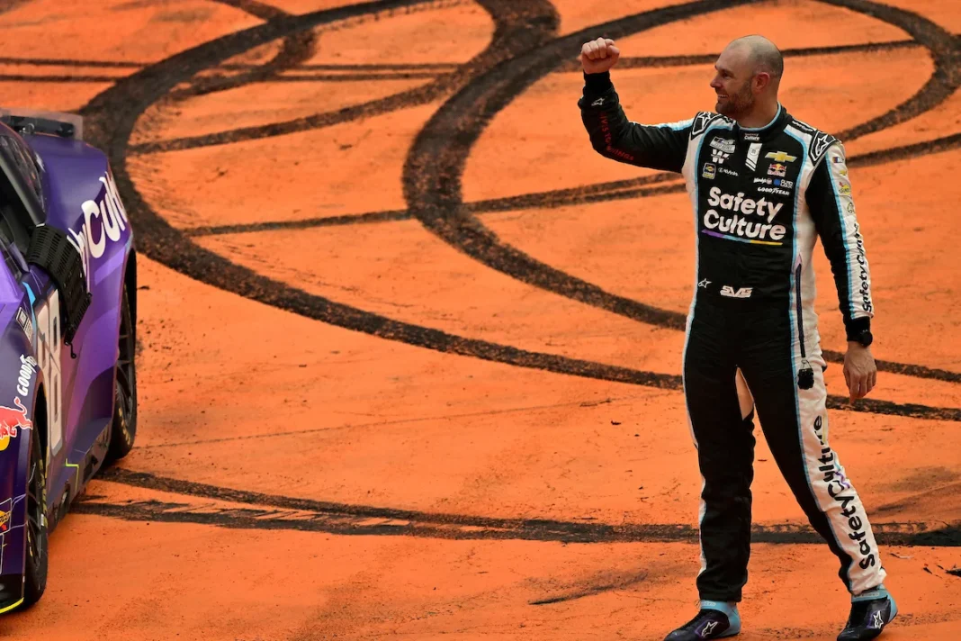 Shane van Gisbergen NASCAR back-to-back racing Shane van Gisbergen NASCAR back-to-back racing