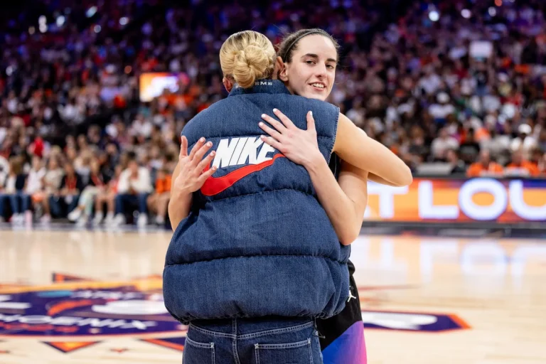 Sophie Cunningham Caitlin Clark hug