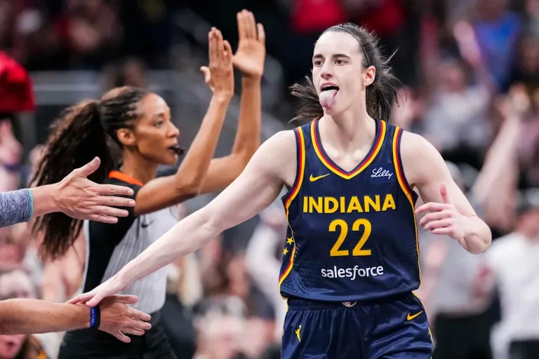 Sophie Cunningham protecting Caitlin Clark in WNBA