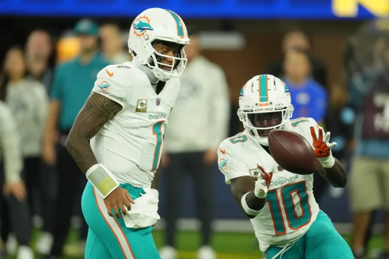 Tyreek Hill Miami Dolphins contract