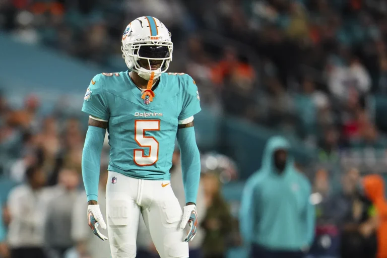 Tyreek Hill recruiting Jalen Ramsey to Dolphins