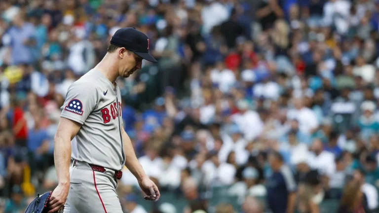 Walker Buehler struggles in Mariners loss