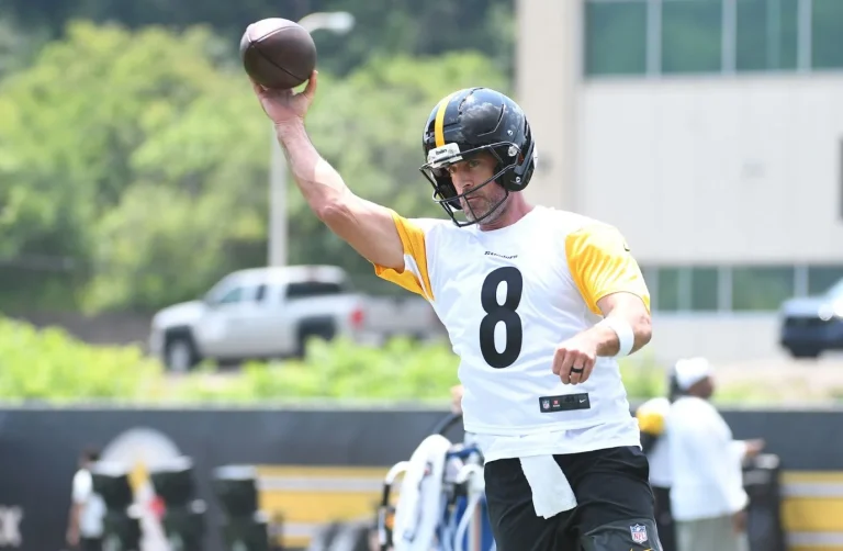 Aaron Rodgers Steelers 2025 quarterback