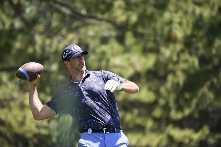 Aaron Rodgers risk-averse quarterback