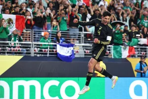 Alexander Volkanovski Defies Family’s Retirement Plea, Eyes More UFC Battles Despite Age and Losses