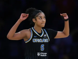Angel Reese’s Bold Gesture Fuels Chicago Sky’s Fight to End Losing Streak Against Minnesota Lynx