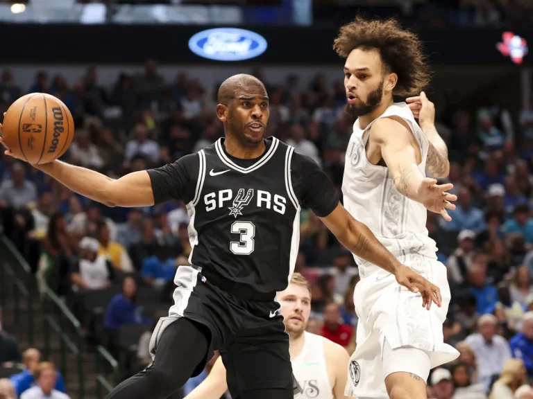 Anthony Davis and D’Angelo Russell fit