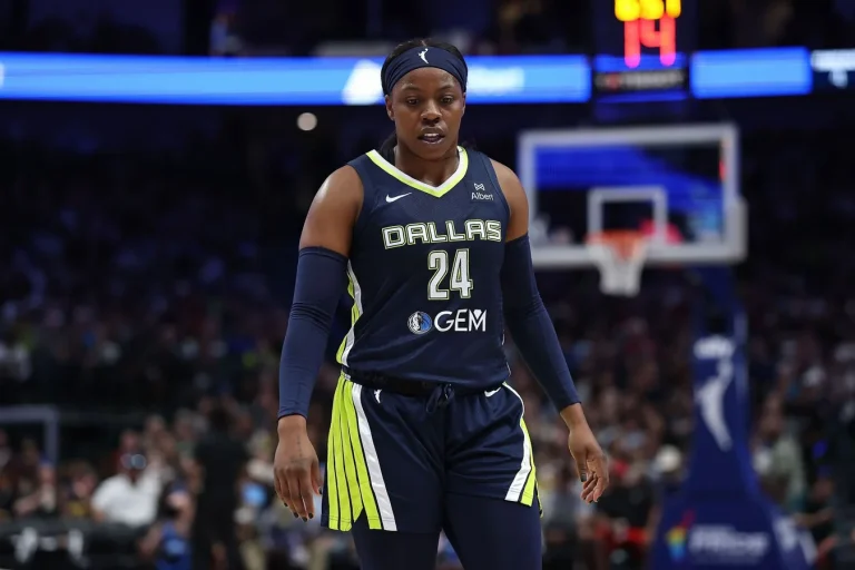 Arike Ogunbowale shooting struggles