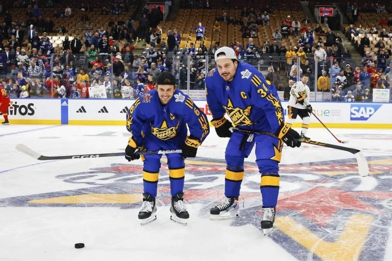 Auston Matthews supports Justin Bieber