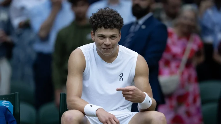 Ben Shelton Wimbledon quarterbacker laugh