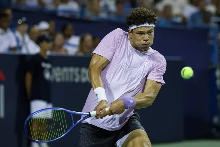 Ben Shelton defeats Frances Tiafoe