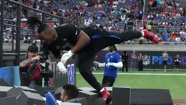 Bijan Robinson Falcons rising star