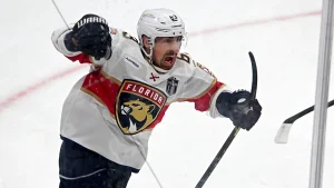 Brad Marchand signs with Florida Panthers, rejects bigger offers to chase another Stanley Cup run