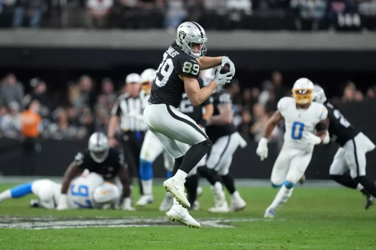 Brock Bowers Raiders tight end