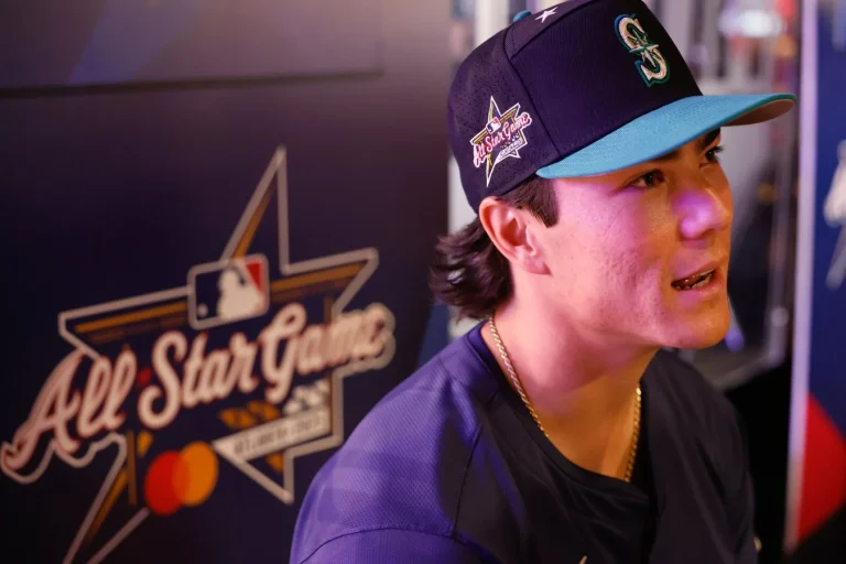 Bryan Woo impressed by Cal Raleigh