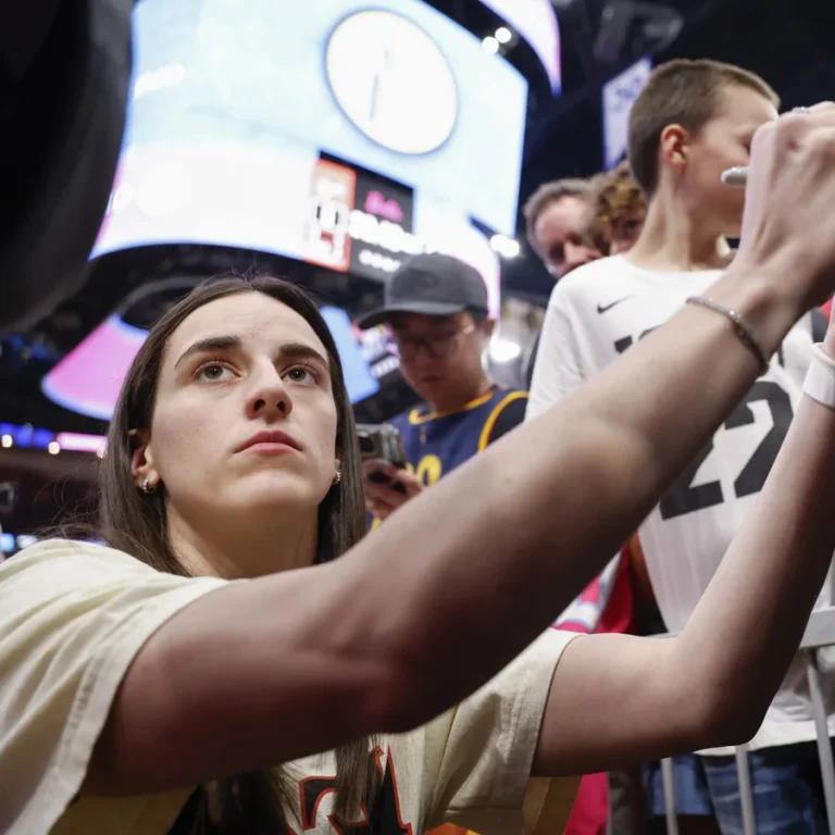 Caitlin Clark WNBA fan reaction