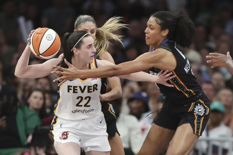 Caitlin Clark WNBA reffing controversy
