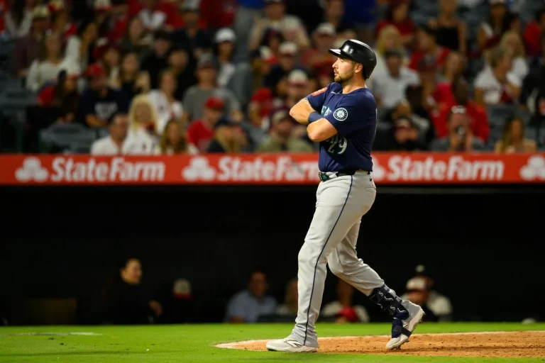 Cal Raleigh 40th home run record