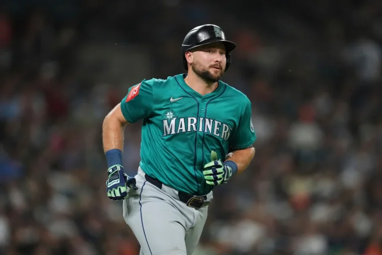 Cal Raleigh Mariners comeback homer