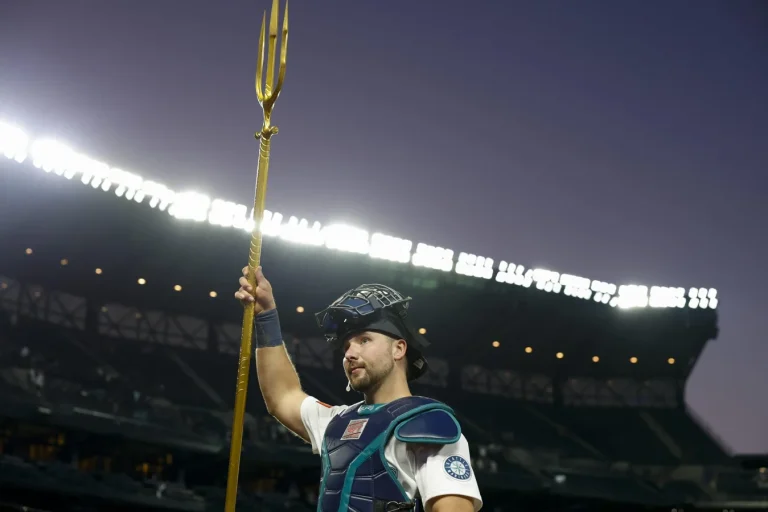 Cal Raleigh Mariners record breaker