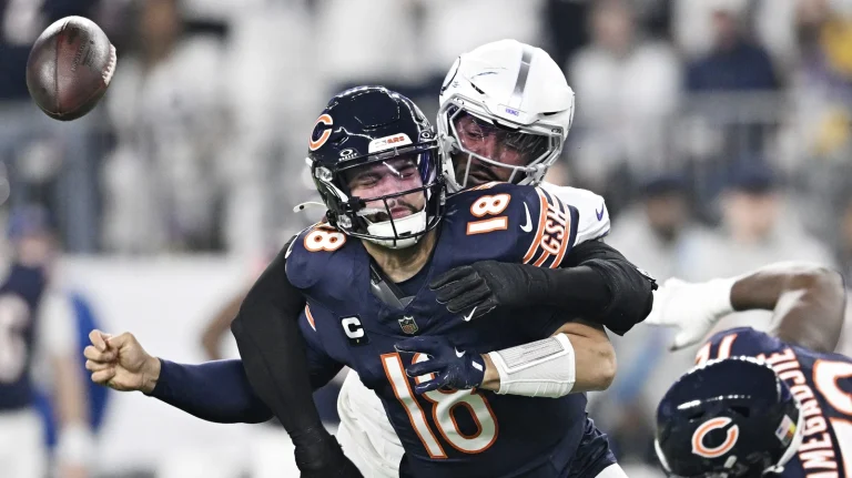 Caleb Williams Bears quarterback development