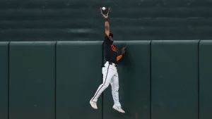 Cedric Mullins Pulls Off Stunning Home Run Robbery Against Blue Jays for 2nd Time This Week