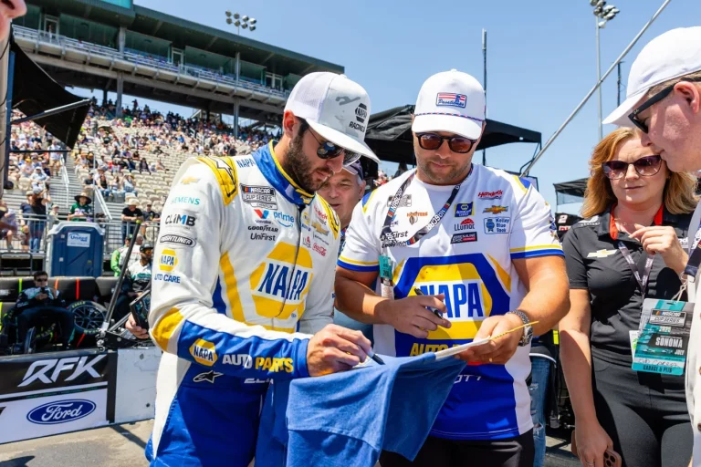 Chase Elliott NASCAR consistency streak