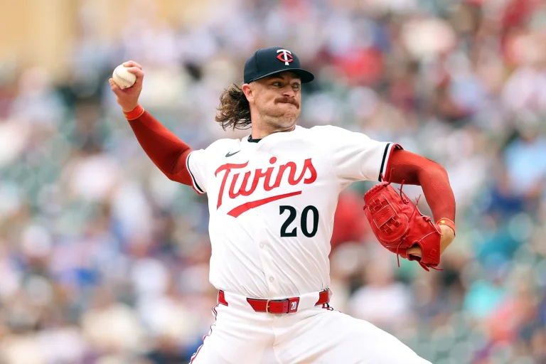 Chris Paddack Tigers Trade