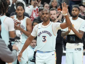 Chris Paul’s Emotional Farewell Message Sparks Clippers Reunion Rumors and Uncertainty Over His Next Move